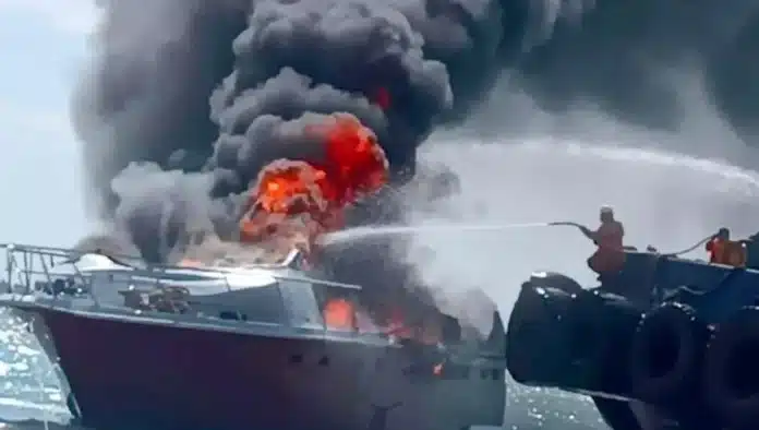 explota-yate-en-puerto-progreso-yucatan-rescatan-a-tripulacion_4029a803-4df5-4f70-a22a-fb6ae46ac301_medialjnimgndimage=fullsize