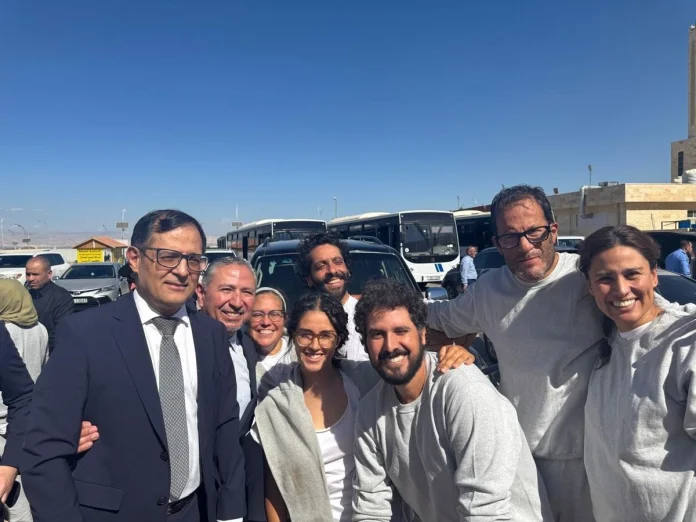 inicia-la-repatriacion-de-los-6-mexicanos-de-la-flotilla-a-gaza-detenidos-en-israel_043f796a-3f2d-4ee2-8d48-9d50879590c5_medialjnimgndimage=fullsize